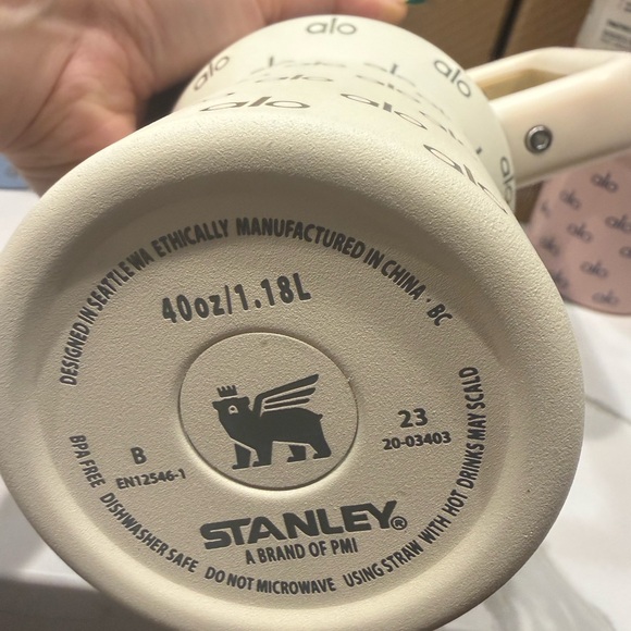 Stanley and Alo Collab Insulated Tumblers - Picture 4 of 5